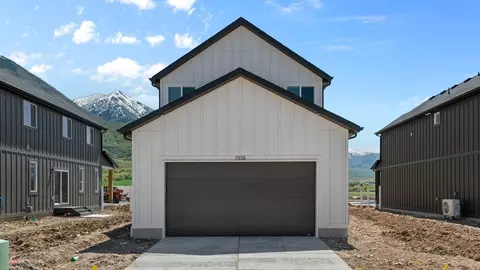 Exterior - 718 N 1600 E, Salem, UT 84653 photo 4 of 14