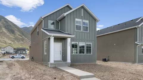 Exterior - 718 N 1600 E, Salem, UT 84653 photo 5 of 14