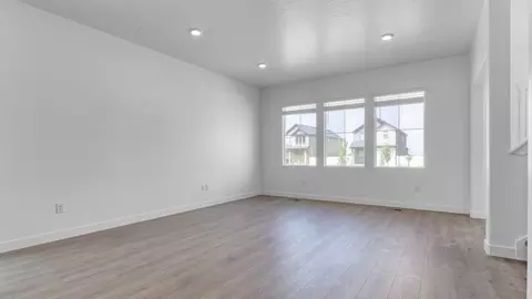 Living - 718 N 1600 E, Salem, UT 84653 photo 3 of 7