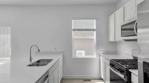 Kitchen - 718 N 1600 E, Salem, UT 84653 photo 2 of 7
