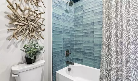 Bath - 9000 Glen Lakes Blvd, Spring Hill, FL 34613 photo 2 of 5