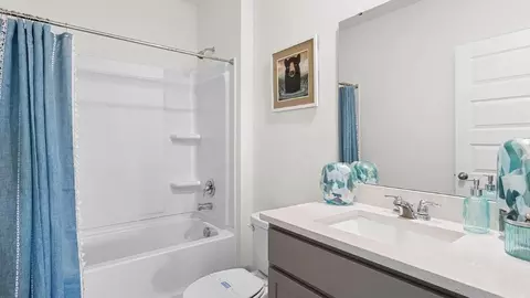 Bath - 5152 Native Mile Loop, Davenport, FL 33837 photo 2 of 4