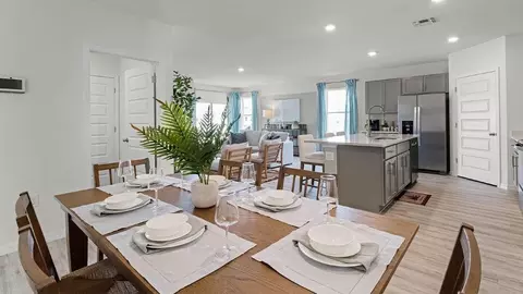 Dining - 5152 Native Mile Loop, Davenport, FL 33837 photo 1 of 2