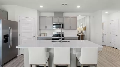Kitchen - 5152 Native Mile Loop, Davenport, FL 33837 photo 2 of 4