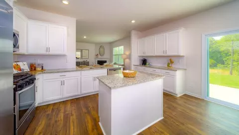 Kitchen - 28 Wheatfield Rd, Fletcher, NC 28732 photo 3 of 4