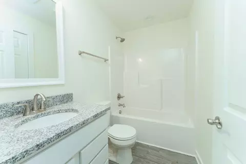 Bath - 181 Remington Dr, Spring Arbor, MI 49283 photo 2 of 2