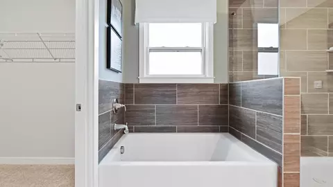 Bath - 412 Wagon Ave, Pataskala, OH 43062 photo 6 of 12
