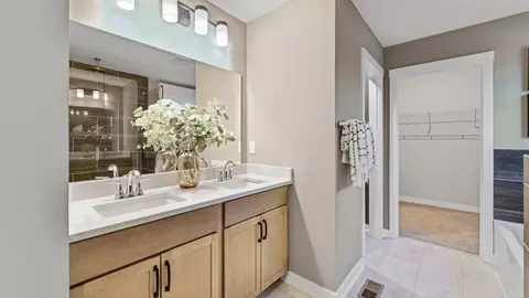 Bath - 412 Wagon Ave, Pataskala, OH 43062 photo 3 of 12
