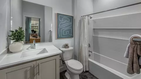 Bath - 7727 Levant Pl, Tracy, CA 95377 photo 3 of 4
