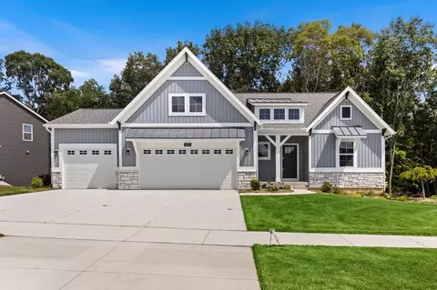 3275 Hollace Dr, Jenison, MI 49428