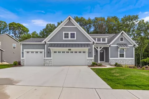 3275 Hollace Dr, Jenison, MI 49428