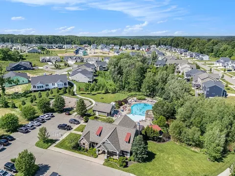 3275 Hollace Dr, Jenison, MI 49428