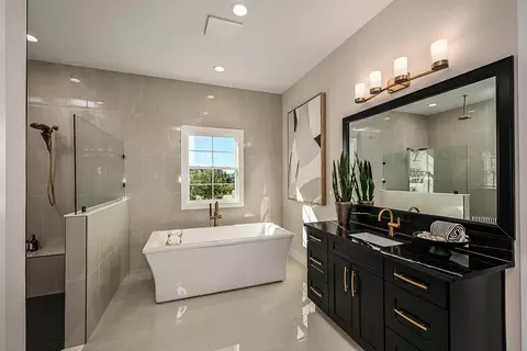 Bath - 12857 Daleridge Pl, Riverview, FL 33579 photo 2 of 6