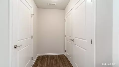 Entry Way - 4375 E 44th St, Des Moines, IA 50317 photo 1 of 4