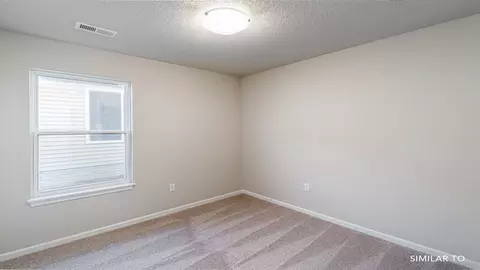 Bedroom - 4375 E 44th St, Des Moines, IA 50317 photo 2 of 5