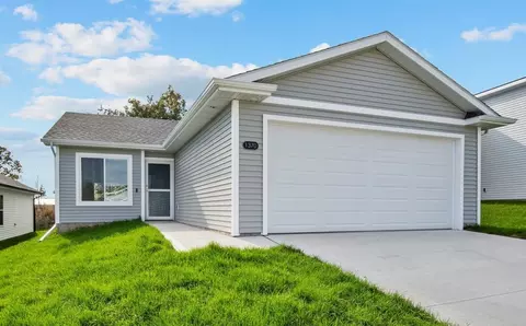 4375 E 44th St, Des Moines, IA 50317