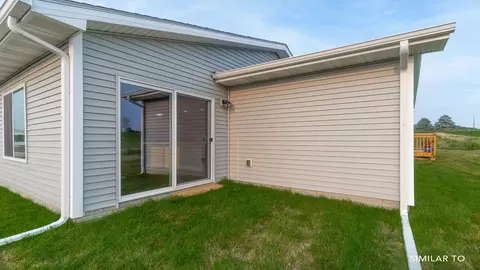 Exterior - 4375 E 44th St, Des Moines, IA 50317 photo 6 of 13