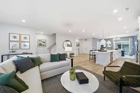 Living - 10101 Five Iron Run, Midlothian, VA 23112 photo 3 of 9