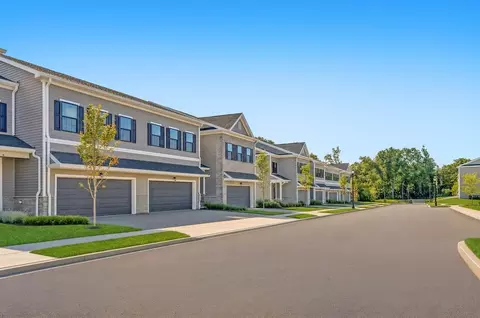 14 Belmont Pl, Oakland, NJ 07436
