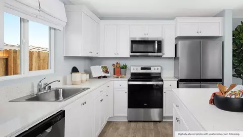 Kitchen - 229 Brighton Ranch Way, Patterson, CA 95363 photo 2 of 3