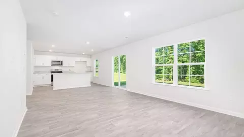 Living - 133 Daniel Rd, Smithfield, NC 27577 photo 3 of 4