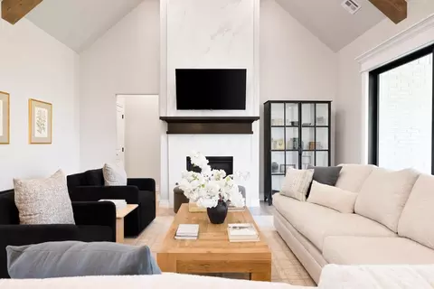 Living - 2920 E Northampton St, Broken Arrow, OK 74014 photo 8 of 10