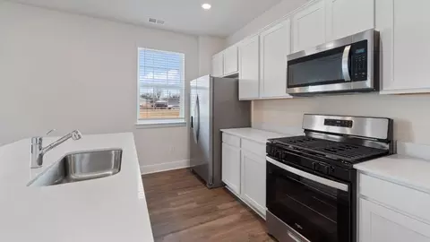 Kitchen - 811 Spikeresh Way, Joppa, MD 21085 photo 5 of 9