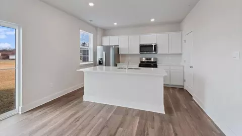 Kitchen - 811 Spikeresh Way, Joppa, MD 21085 photo 4 of 9