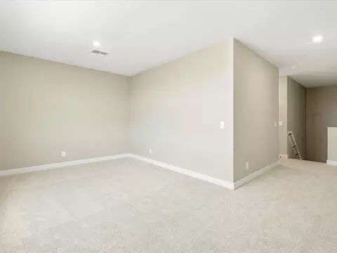 Living - 1051 W Haynes Way, Apache Junction, AZ 85120 photo 4 of 8