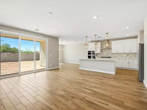 Living - 1051 W Haynes Way, Apache Junction, AZ 85120 photo 1 of 8
