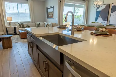Kitchen - 1051 W Haynes Way, Apache Junction, AZ 85120 photo 6 of 6