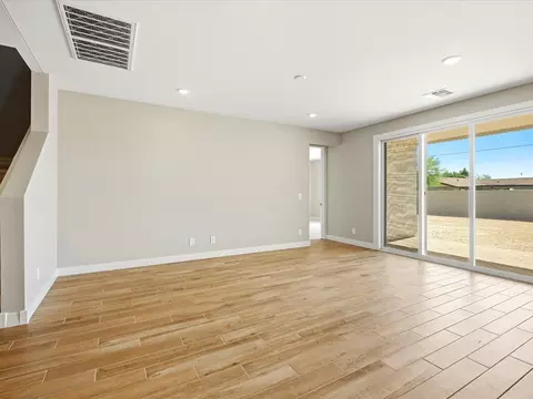 Living - 1051 W Haynes Way, Apache Junction, AZ 85120 photo 3 of 8