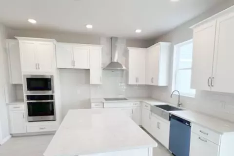 Kitchen - 1207 Hyde St, Saint Cloud, FL 34771 photo 4 of 6