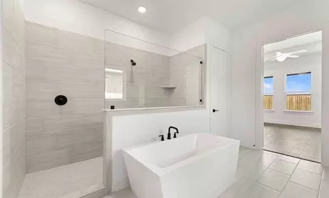 Bath - 2220 Switchgrass Dr, Argyle, TX 76226 photo 4 of 8