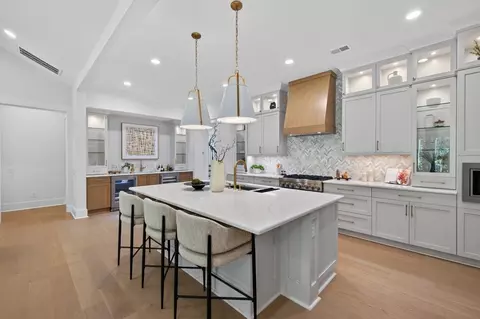 Kitchen - 1002 Kingbird Ln, Clover, SC 29710 photo 4 of 4