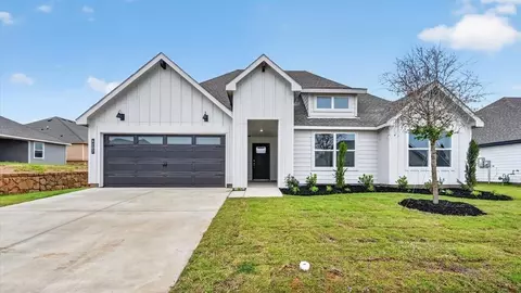 4207 Cornerstone Cir, Granbury, TX 76048