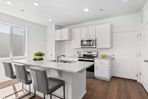 256 E Browns Creek St, Saratoga Springs, UT 84045