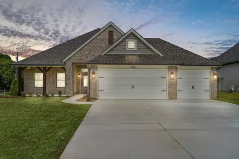 Exterior - 7201 E Oakland St, Broken Arrow, OK 74014 photo 7 of 7