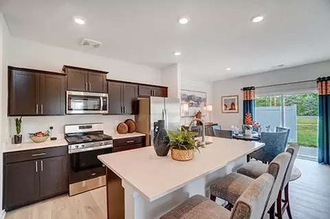 Kitchen - 1385 Marinelli Dr E, Columbus, OH 43228 photo 6 of 10