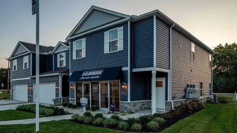 Exterior - 1385 Marinelli Dr E, Columbus, OH 43228 photo 11 of 14