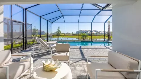 Exterior - 13029 Maya Bay Ct, Venice, FL 34293 photo 2 of 8