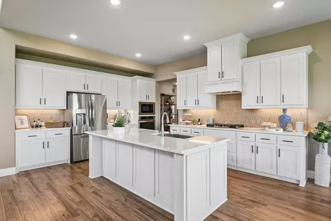 Kitchen - 1205 Terrain Rd, Midlothian, TX 76065 photo 3 of 3