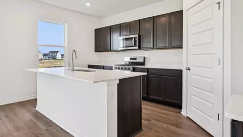 Kitchen - 6801 Applegate Dr, Plainfield, IL 60586 photo 3 of 13