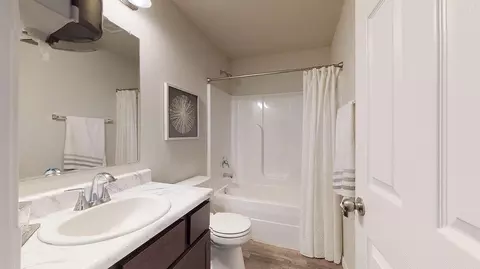 Bath - 702 S Cherokee Ave, Haskell, OK 74436 photo 2 of 2
