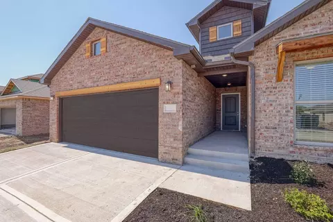 Exterior - 25490 84th St, Lenexa, KS 66227 photo 3 of 9