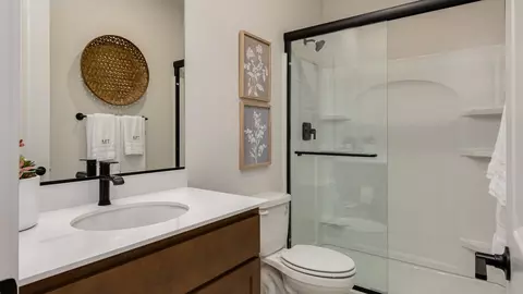 Bath - 3225 Oak Trail Dr, Manteca, CA 95337 photo 1 of 11