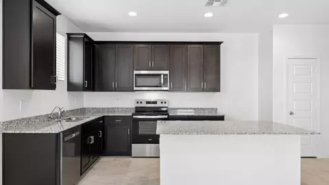 Kitchen - 12638 E Agave Ln, Florence, AZ 85132 photo 5 of 10