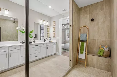 Bath - 9219 Deep Horizon Loop, Parrish, FL 34219 photo 1 of 1