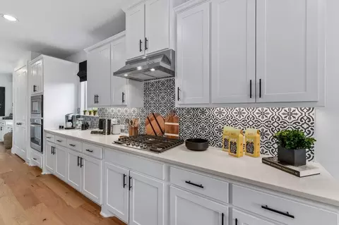 Kitchen - 910 Shooting Star Dr, Prosper, TX 75078 photo 8 of 15