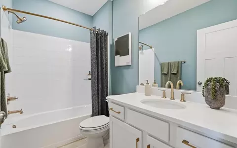 Bath - 103 Fetlock Dr, Stephenson, VA 22656 photo 5 of 5